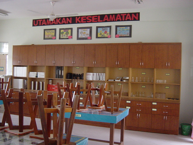 MAKMAL SAINS
